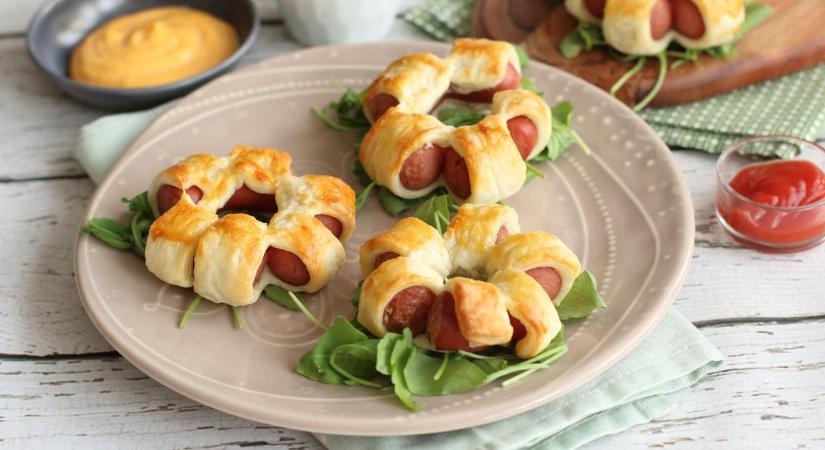 Így dobhatjuk fel a virslit leveles tésztával: virslivirágok recept