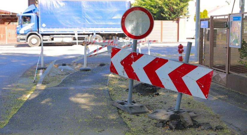 Hetekre lezárják a forgalmas debreceni csomópont egy részét, itt lehet majd kerülni!