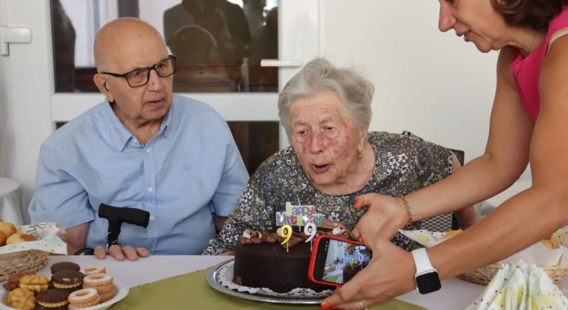 Ünnepelt a hevesi község legidősebb lakója, Bözsi néni 99 évesen is elképesztő formában van