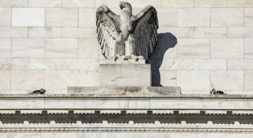 A magyar állampapírhozamok is megérzik a globális turbulenciát - szigorítási üzemmódba kapcsolt a Fed, „minden átárazódik"