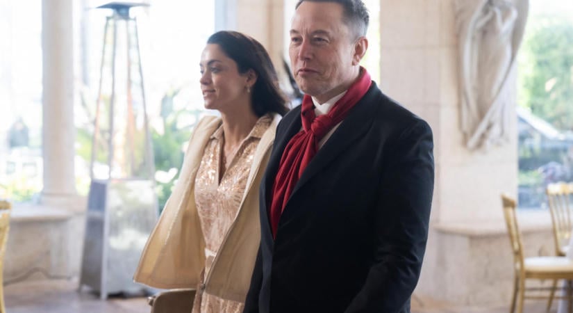 Elon Musk váratlanul szakított négy gyermeke anyjával, aki úgy kitálalt, mintha nem lenne holnap