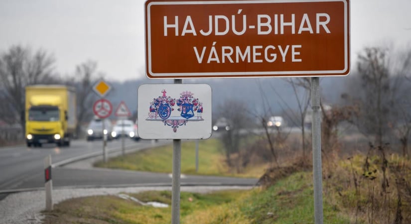 Nem mindenhol cserélik le a vármegyetáblákat