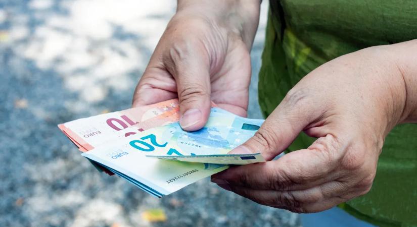 Bróker Marcsit másolta Eurós Zsuzsi