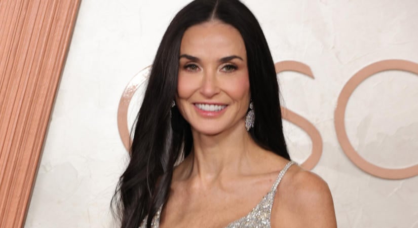 Demi Moore felrúgta az esküvői öltözködés szabályait: lánya nagy napján minden szem rászegeződött