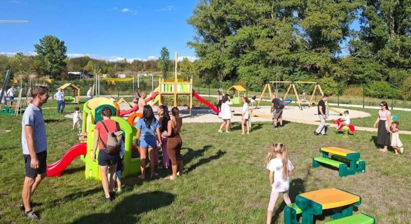 Újra gyerekzsivaj töltötte meg a Hillebrand Jenő utcát