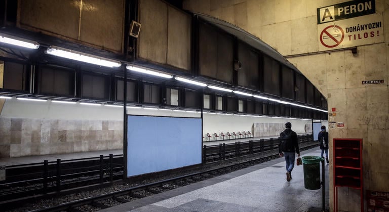 Eltűnhetnek az óriásplakátok, százával kerülhetnek bajba a magyar cégek