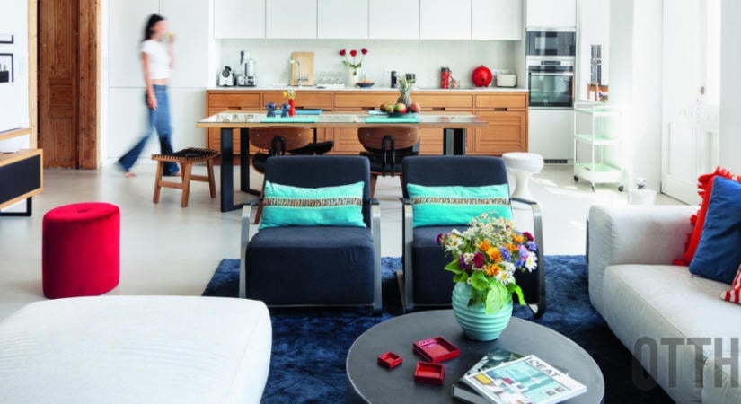 123 m² merész kontrasztokkal: ilyen lett a modern otthon egy százéves bérházban