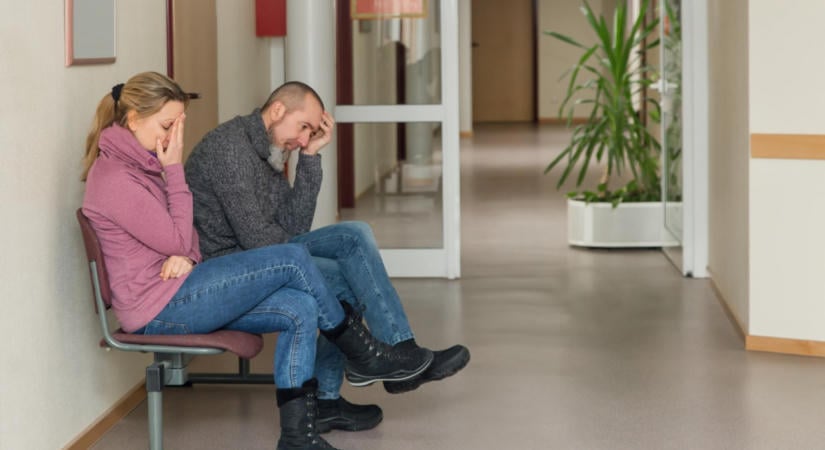 Vége a betegek elutasításának a szakrendelőkben? Az állam megtiltaná a szakorvosoknak az új páciensek visszautasítását