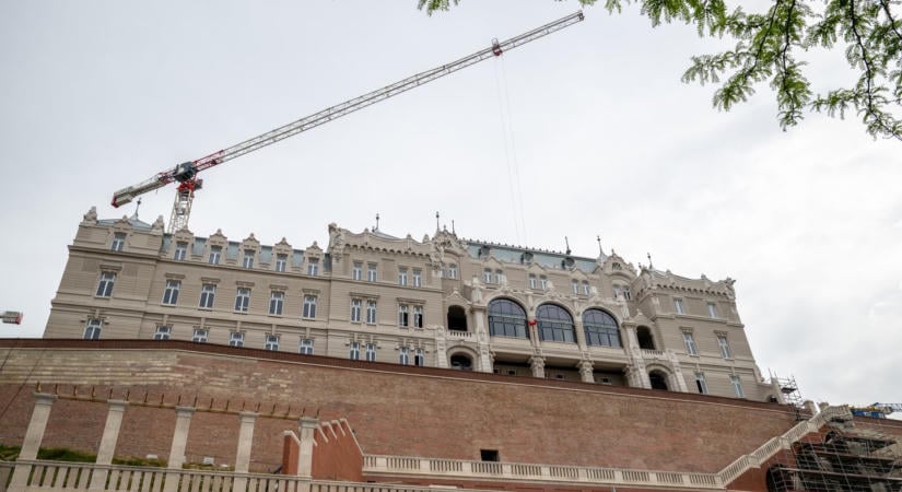 „Ez végzetes hiba lenne” – komoly veszélyekre figyelmeztették Vitézyt a budavári építkezés leállítása kapcsán