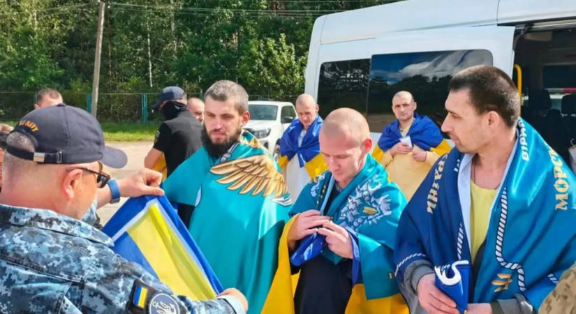 Tíz eltűntként nyilvántartott ukrán katona tért haza orosz fogságból
