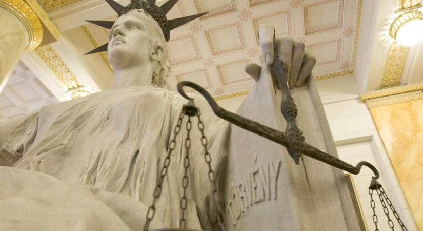 Tényleges életfogytiglant kapott a férfi, aki megölte az alvó kisfiát