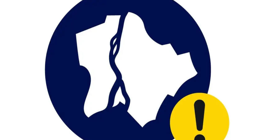 Beszakadt az aszfalt egy BKK-busz alatt a XV. kerületben, öt járat terelve közlekedik