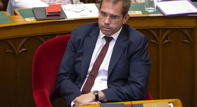 Rossz számokat adtak ki Ruff Bálinték, Magyar Péternek nem 21, hanem 4 fős közösségi médiás stábja van