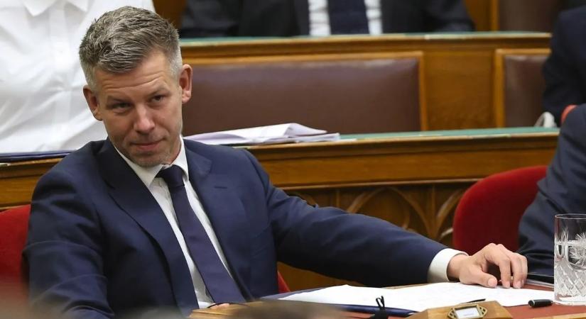Magyar Péter aláírta: megszűnik az MCC és Áder János alapítványa is