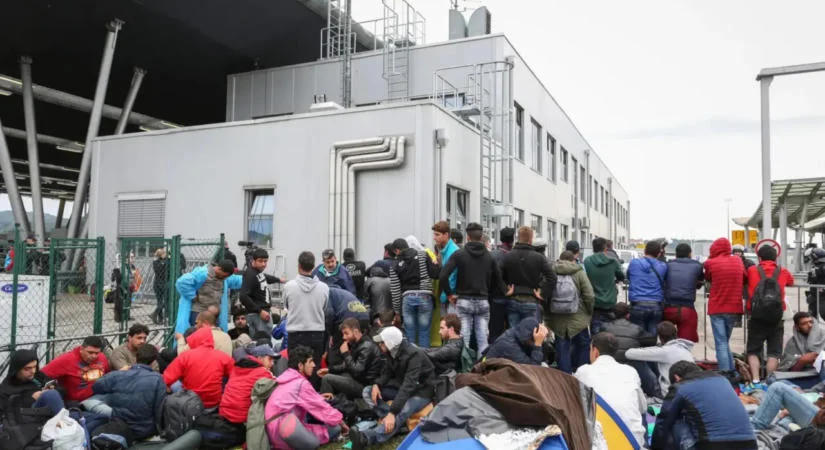 Elutasítja Montenegró uniós migránsközpontok létesítését a területén