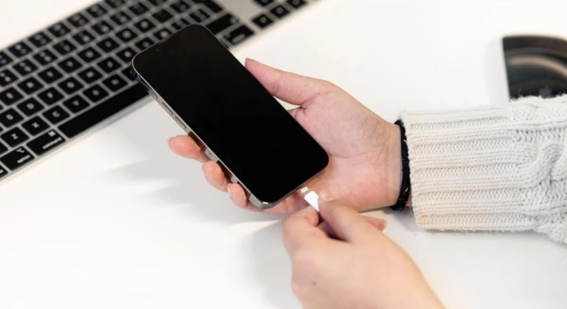 Gyorsan merül az iPhone? Így derítheted ki, mi az oka