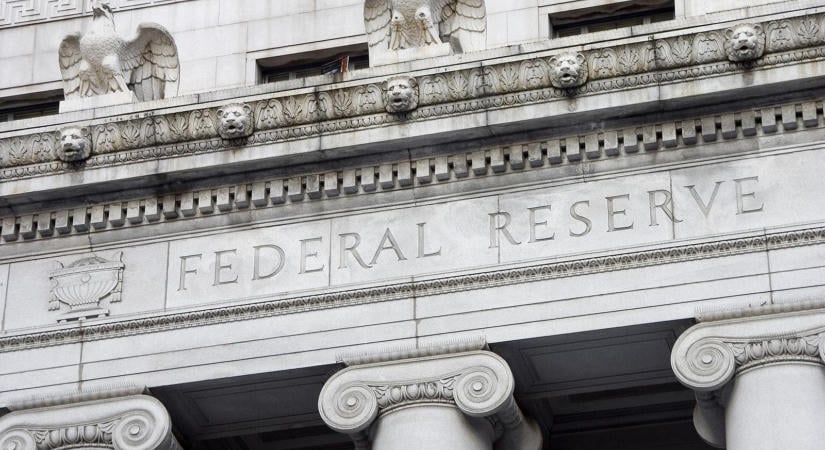 Megemelte az irányadó dollárkamatot a Fed