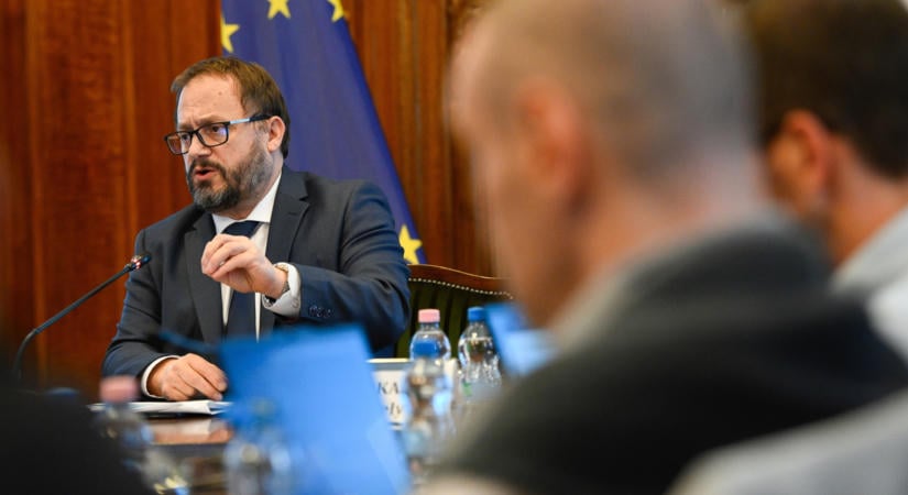 Hozzányúl a katához a kormány - Kármán András pénzügyminiszter ismertette a részleteket