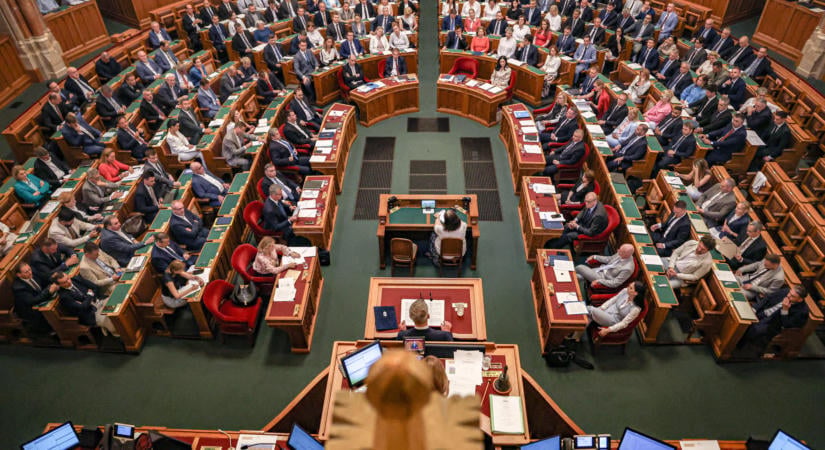 Kirúgtak egy államtitkárt, már az utódja is megvan: távozik Kivés Zoltán