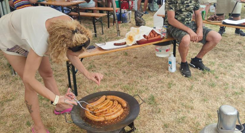 Van, amiben mindenki egyetért Kétyen: a saját kolbász a legjobb