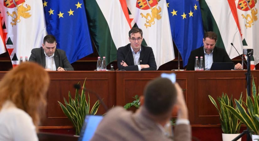 Alig fél óráig tartott a Fővárosi Közgyűlés rendkívüli ülése