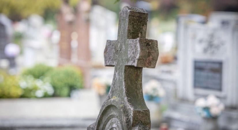Panaszok érkeztek az abonyi temetők állapota miatt, most az üzemeltető is megszólalt