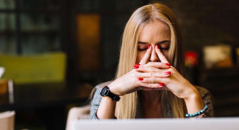 A kiégés megelőzése nem csak az egyén felelőssége – mit tehet egy cég a munkavállalói jóllétért?