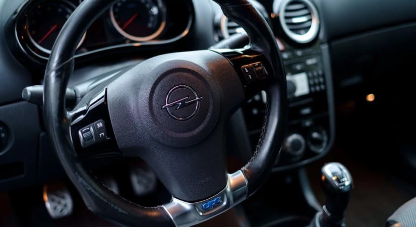 Erősödött az Opel a magyarországi újautó-piacon a harmadik negyedévben