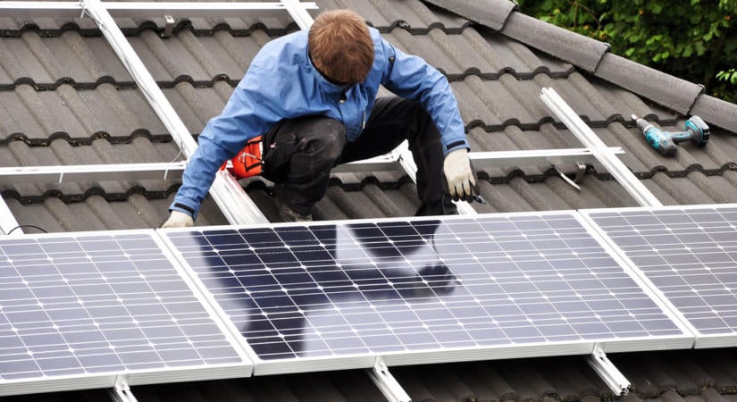 Hiába dübörög a napenergia, ettől még nem lesz olcsóbb a magyar áram