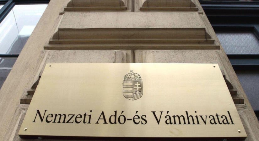 A rendkívüli forróság miatt rövidít a NAV is