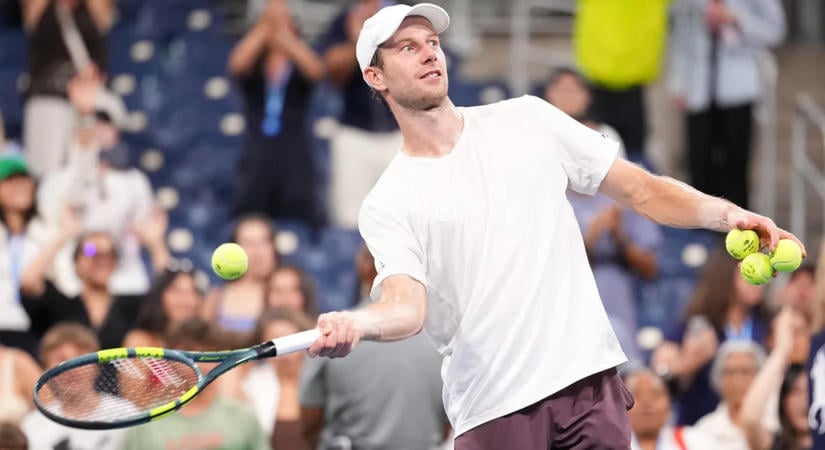Zverev a nyolc között, leendő ellenfele a US Open történetének egyik leghosszabb meccsét vívta