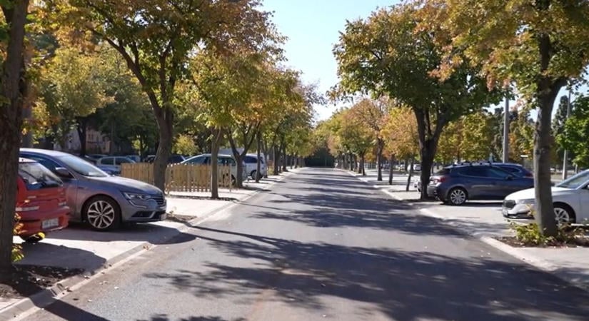 Elkészült a Gesztenyés utcai parkoló – két kérdésre is választ adott a képviselő