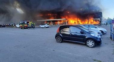 Zelenszkij az európai történelem egyik legelvetemültebb terrorcselekményének nevezte a kremencsuki támadást