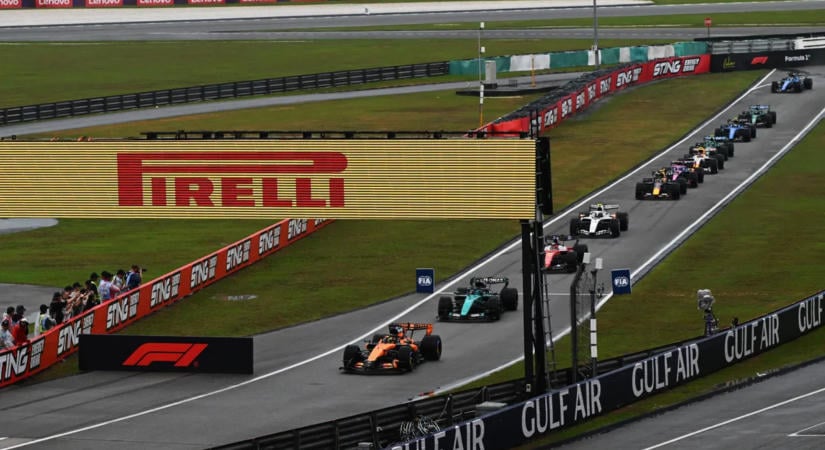 „Nem normális, hogy egy rajtot azért halasztanak el, mert szoftverprobléma lép fel” – így az F1-es szakértőnk