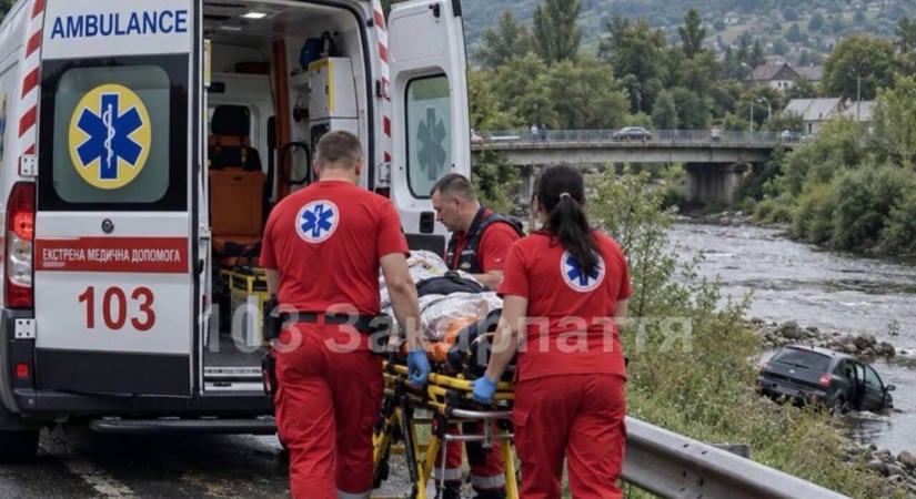 Folyóba hajtott egy autó az Ungvári járásban, egy gyermek is megsérült
