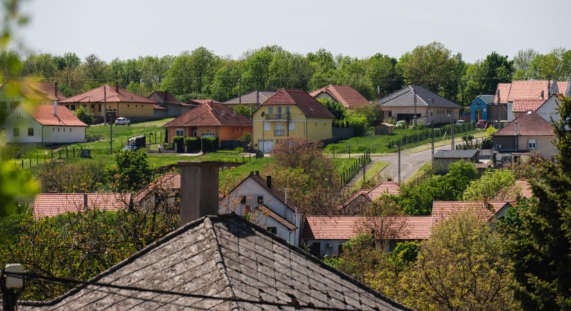 Sötét jövőt jósol Brüsszel: drámai elnéptelenedés fenyegeti Magyarországot
