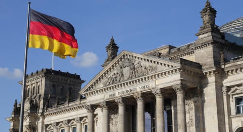 Gyermekvédelmi törvényünk "enyhítésével" foglalkozik a Deutsche Welle
