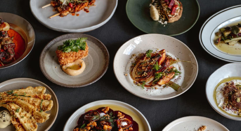 Small plate: Amikor az asztalnál összeérnek a világok