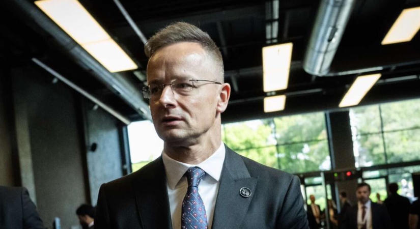 Most van bajban Szijjártó Péter: Orbán Anita feljelentést tett