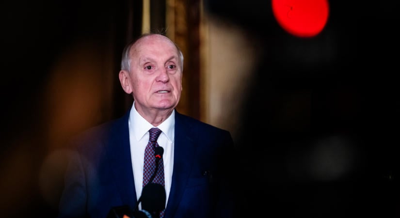 Baka András első államfői interjúját adta, nem zárja ki a régi rendszer kinevezettjeinek törvényi úton való leváltását