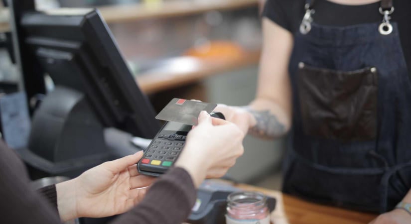 Nyolc százalékkal nőtt a háztartások jövedelme a második negyedévben