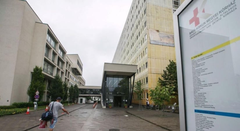Kecskeméti kórház: továbbra sincs fűtés, lassú a munka – ilyen hőmérséklet van most az A épületben