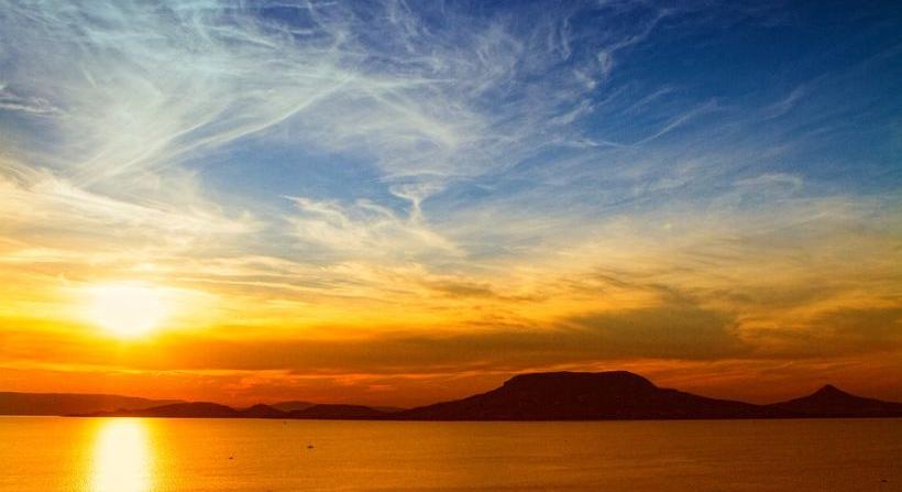Ijesztő hír érkezett a Balatonról, tönkre vághatja az idei szezont