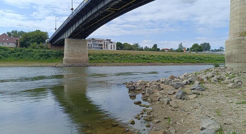 Átmenetileg tilos hamvakat szórni a Tiszába