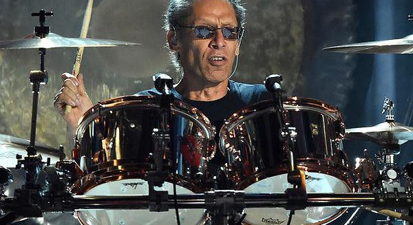 Lovagi címet kapott Alex Van Halen