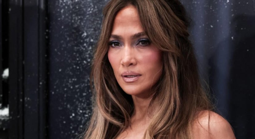 Azt hitted, a pasztellszínek ősszel nem működnek? Jennifer Lopez nappalijában meglepően otthonosak