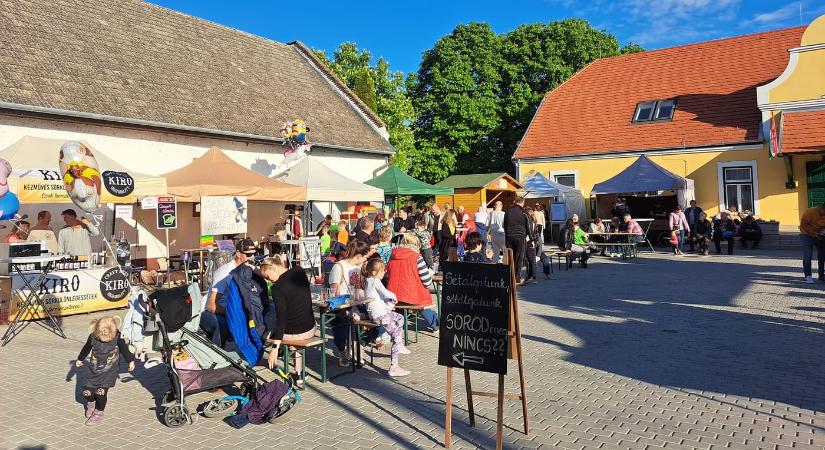 Helló Május -Tavasszal is Kenese 2024 Balatonkenese