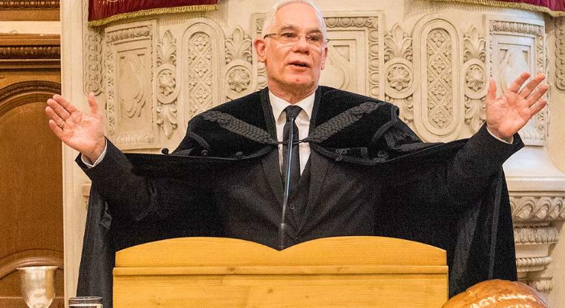 „Végig azon gondolkoztam, hogy most kit kellene felhívni?” – Balog Zoltán zárt körben beszélt arról, hogy meg akart menteni egy letartóztatással fenyegetett lelkészt