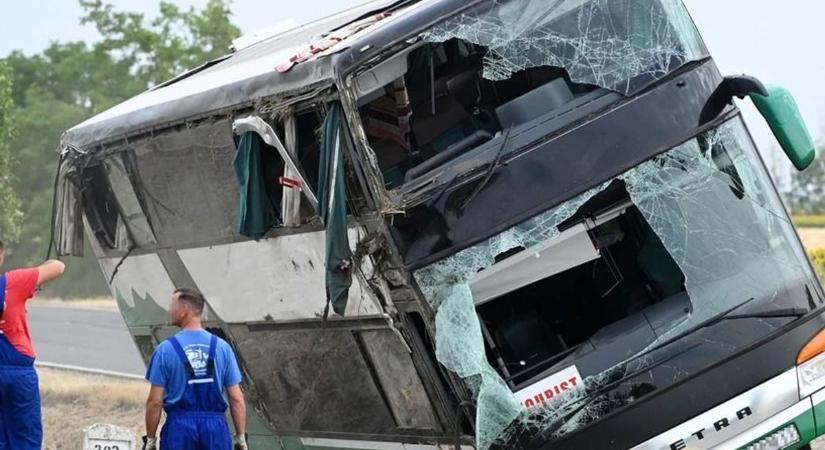 Így mondott köszönetet az életmentésért a kunszentmártoni buszbaleset után a táncegyüttes