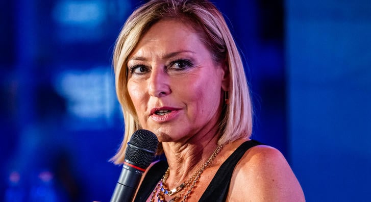 Erős Antónia olyan ruhában pózolt, mint Sandra Bullock, fotója láttán mindenki felkapta a fejét